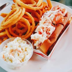 Richard S Seafood Restaurant 12 Photos 15 Reviews Photo Of Richard S Seafood Restaurant Wells Me United States Lobster Roll Fresh