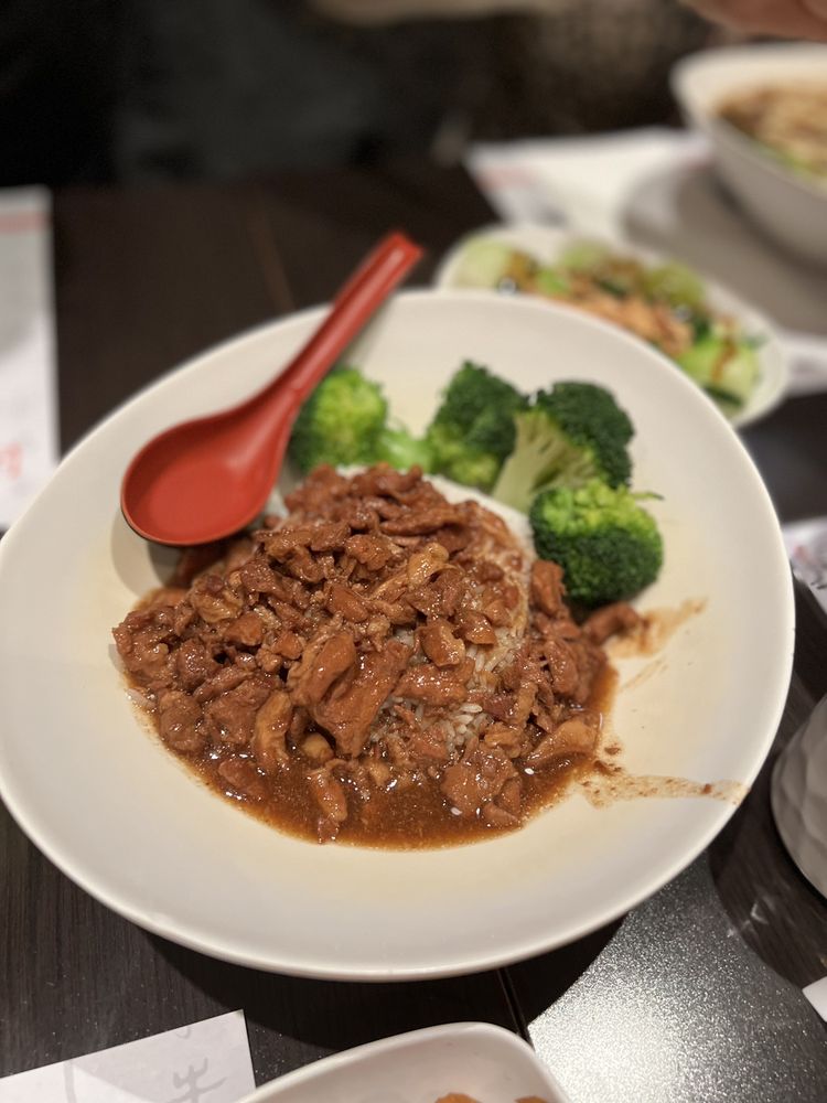 Chef Hung Taiwanese Beef Noodle