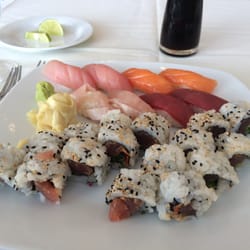 Aces 20 Photos Sushi Bars Usta Billie Jean King National Photo Of Aces Queens Ny United States Nigiri And Y Tuna Rolls