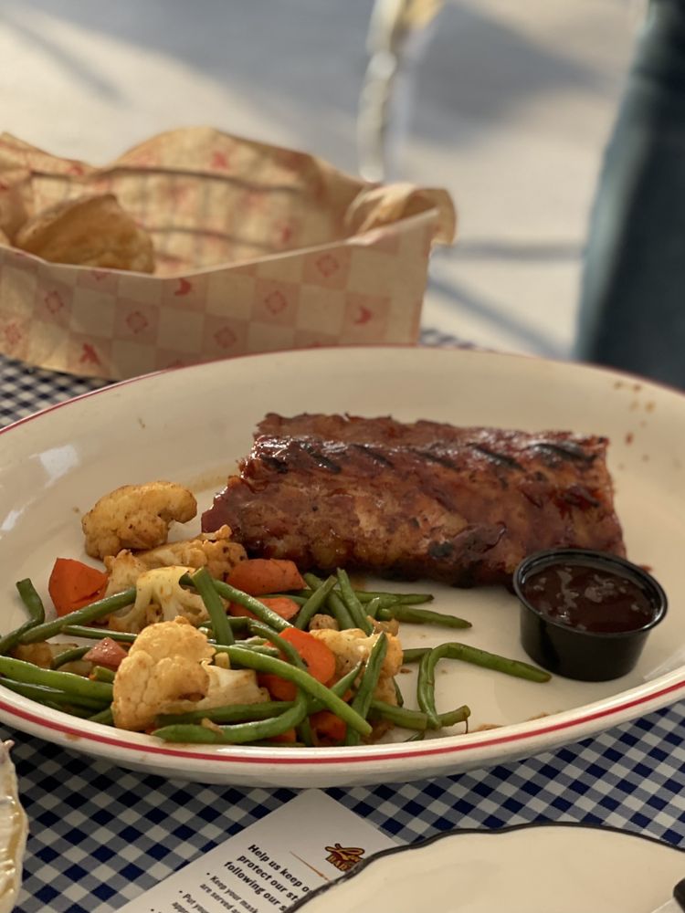 Lucille's Smokehouse Bar-B-Que