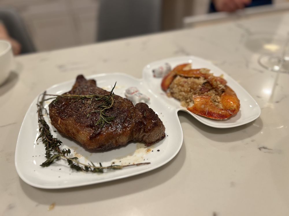 Le Petit Château M&M Bistro