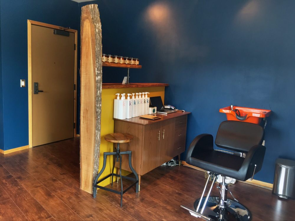 Foxwood Salon 11 Photos Hair Salons 3417 Evanston Ave N, Fremont