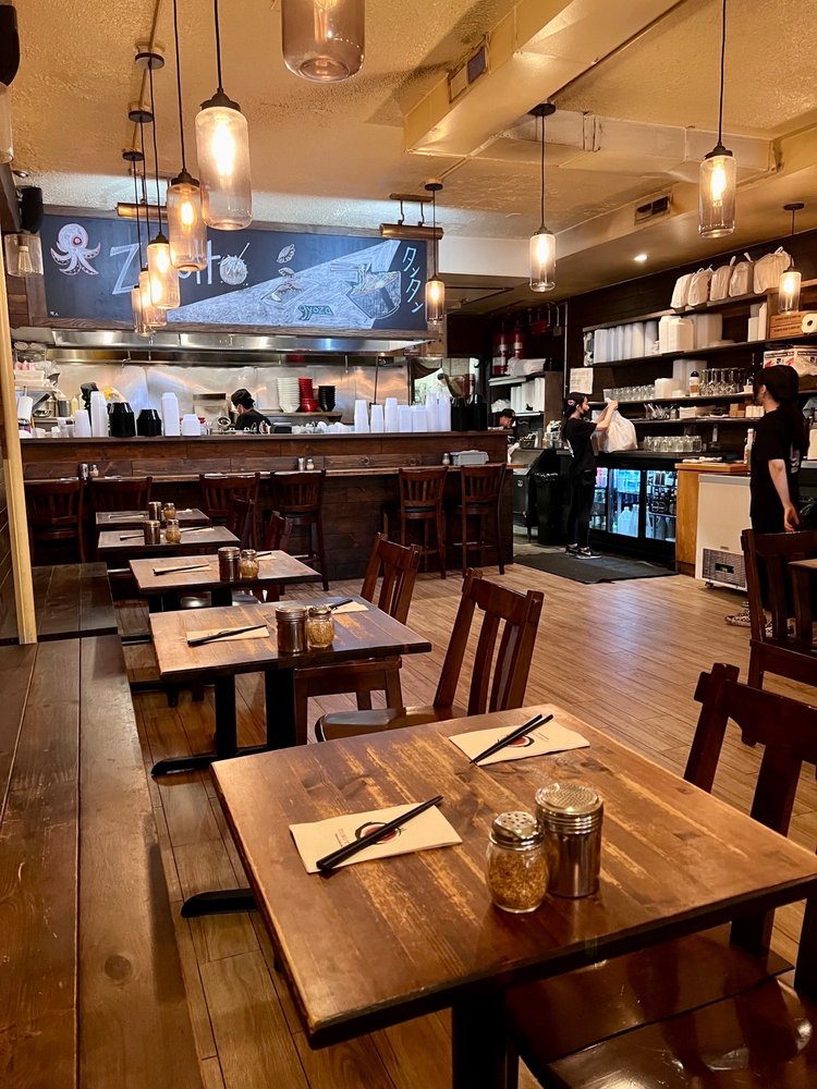 Zurutto Ramen & Gyoza Bar