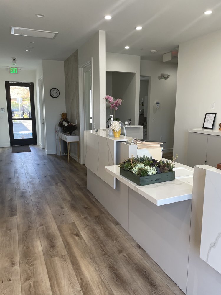 image of business Eliza Yazichian, DDS