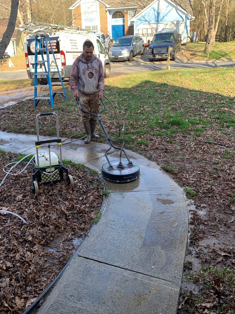 Debris Free Window & Gutter Cleaning