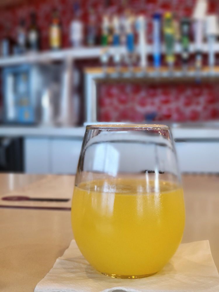 4th Street Vine Wine & Beer Bar