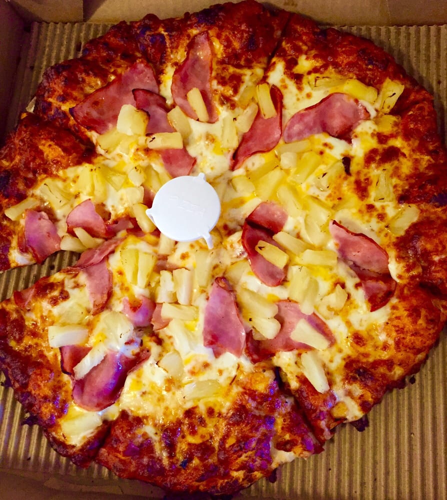 Round Table Pizza Order Food 88 Photos 165 Reviews Photo Of Round Table Pizza Colma Ca United States Hawaiian