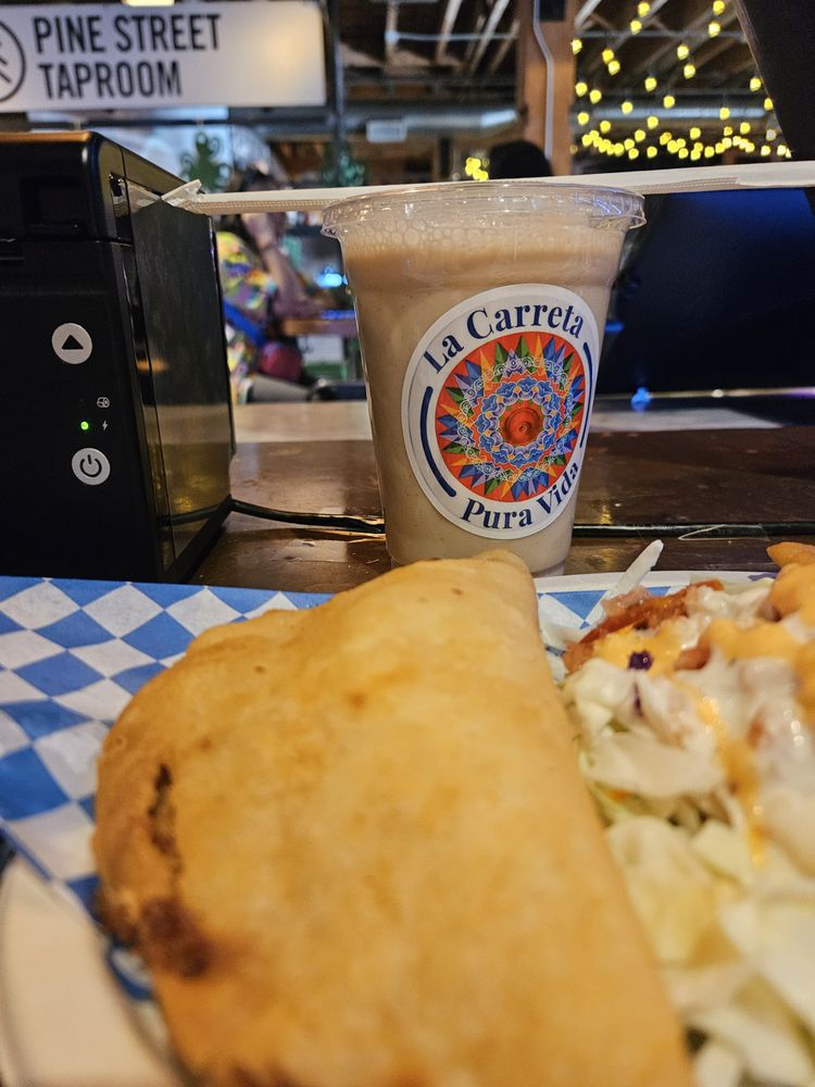 La Carreta Pura Vida