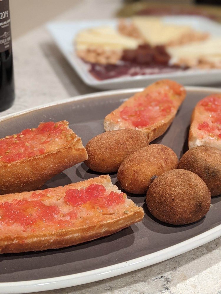 Despaña Fine Foods & Tapas Cafe
