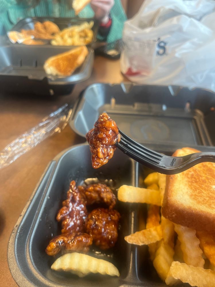 Zaxby's Chicken Fingers & Buffalo Wings