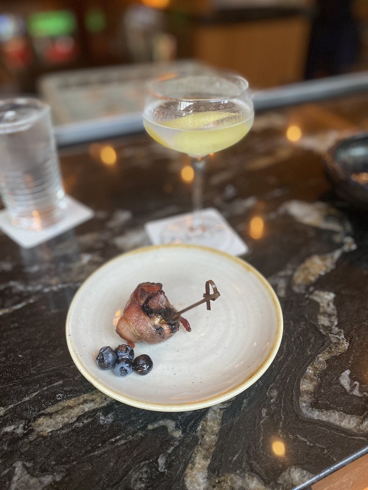 1900 FIFTH Bar & Lounge