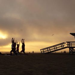Beach Yoga Socal 47 Photos 73 Reviews 3400 Barnard Way Photo Of Beach Yoga Socal Santa Monica Ca United States