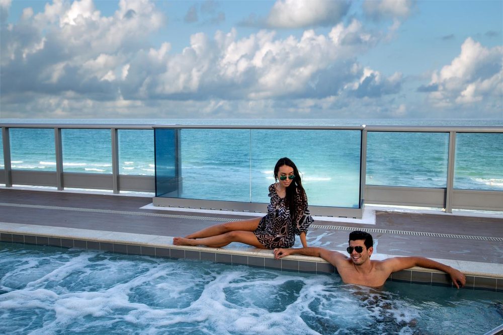 Mare Azur Miami Luxury Apartments
