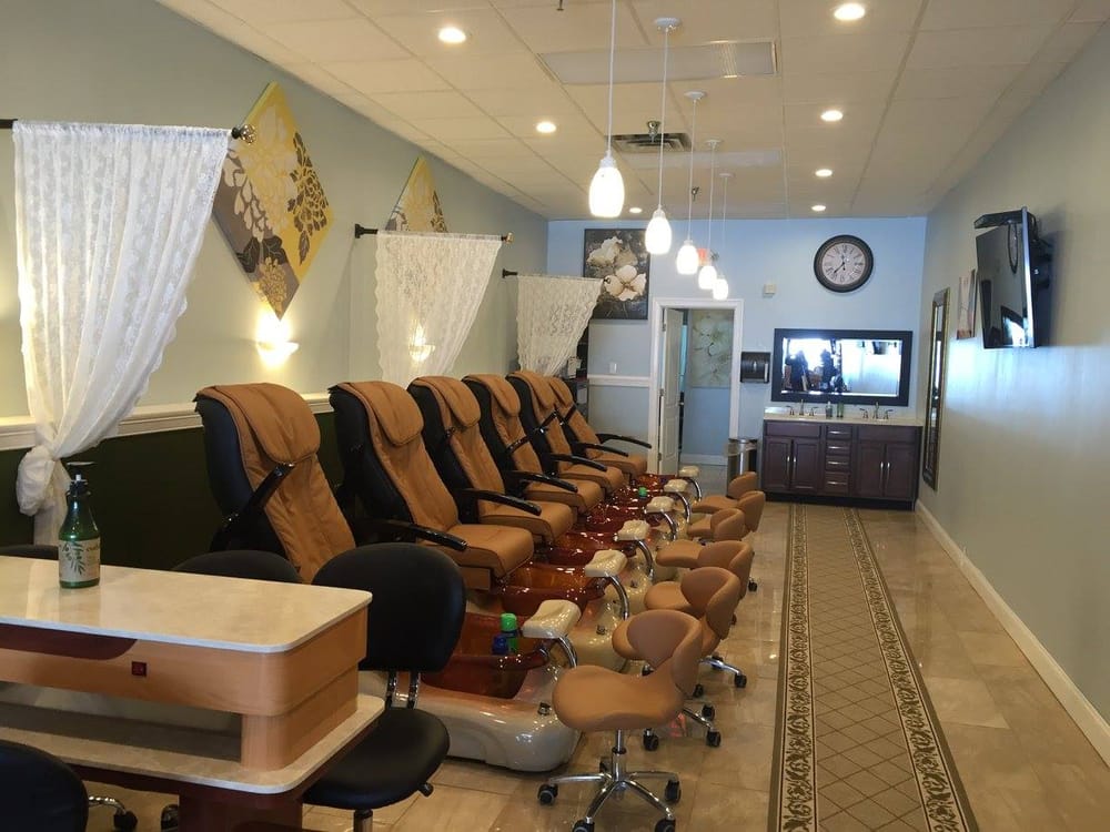 Holly’s Nail Salon Nail Salons 2257B Northampton St, Holyoke, MA