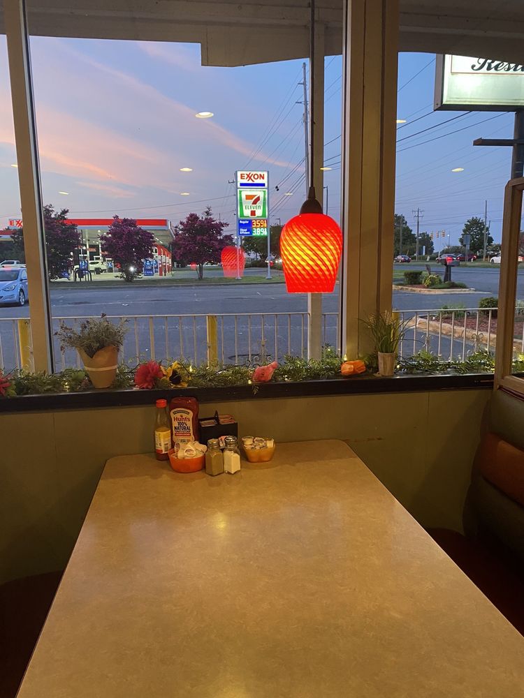 Parkway House Family Restaurant