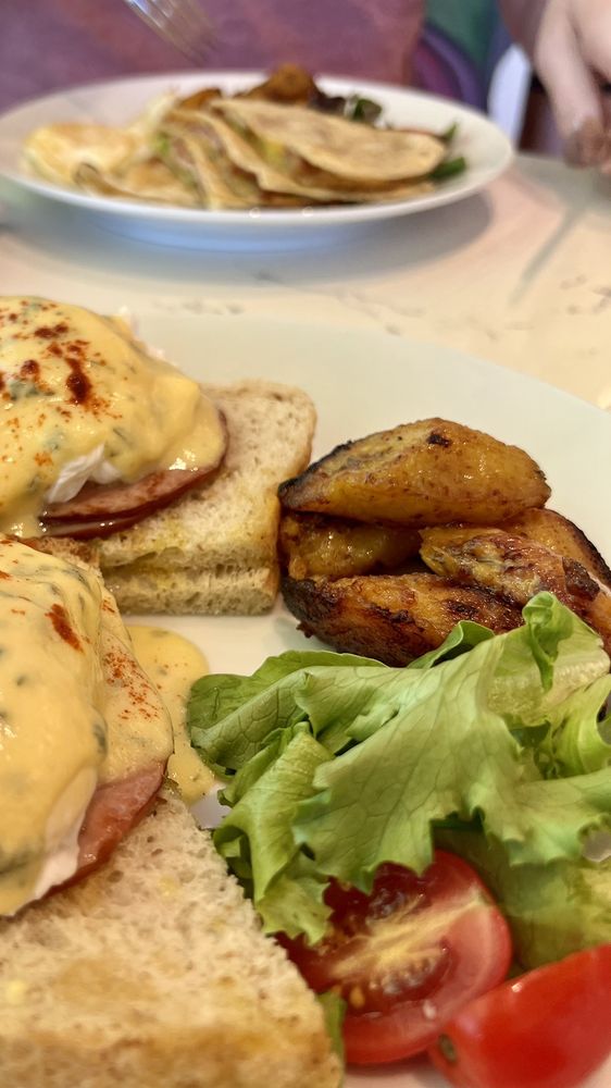 Pomona Café & Wine Bar