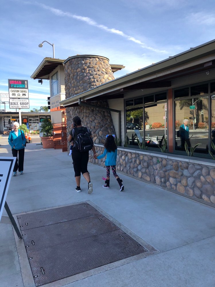 Mission Hills - Hillcrest Branch Library