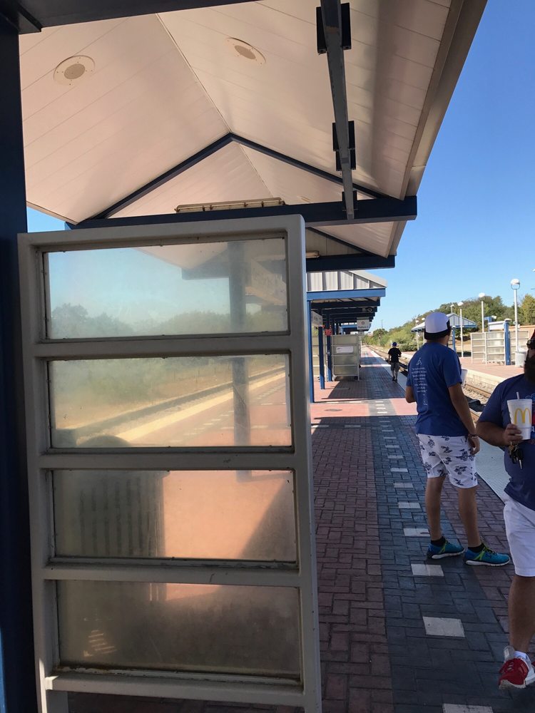Centerport DFW Station