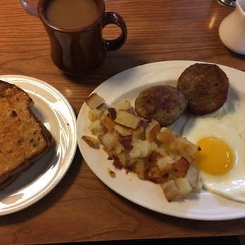 Rounds Restaurant 26 Photos 72 Reviews Breakfast Brunch Photo Of Rounds Restaurant Traverse City Mi United States Stands Breakfast