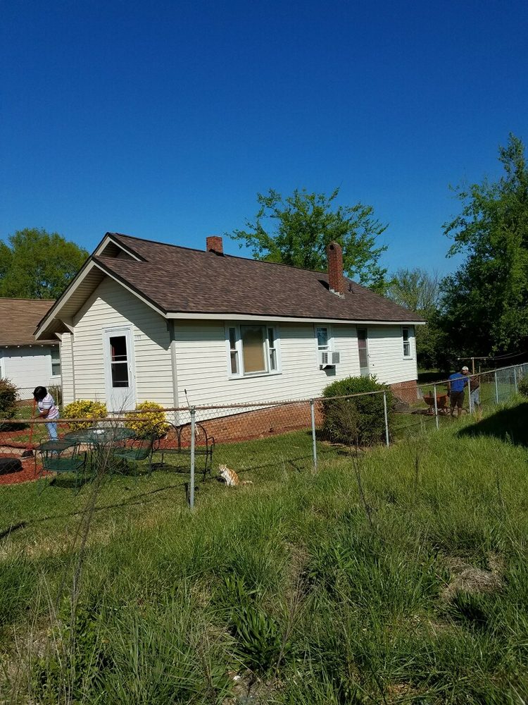 Snug Roofing Solutions