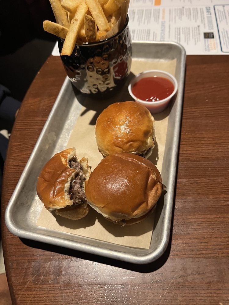 Bar Louie