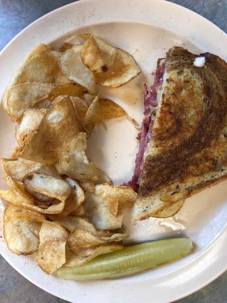 Dorian's Deli & Grill