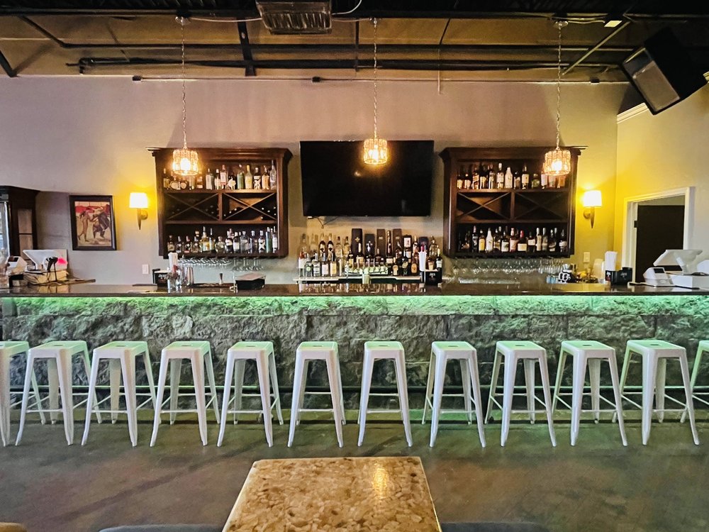 Humo Cigar Lounge & Barberia