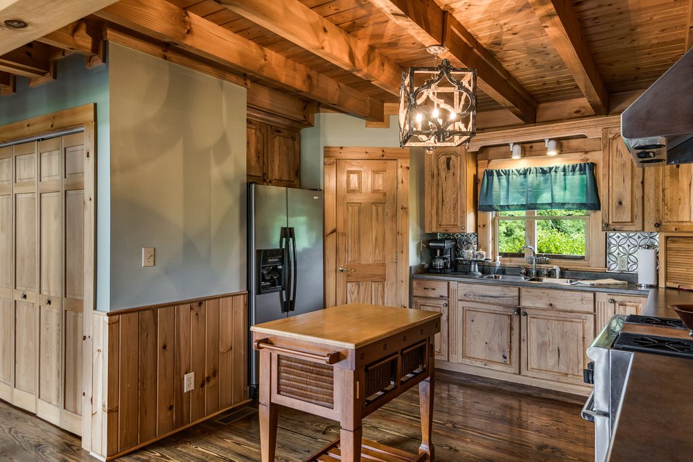 image of business Honest Abe Log Homes - Cookeville