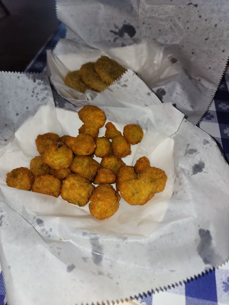 Gus's World Famous Fried Chicken - Lee's Summit