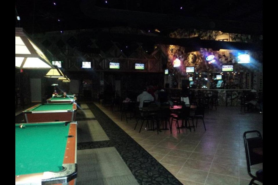 Roy's Bar