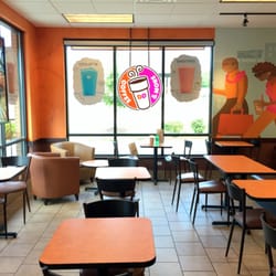 Dunkin Donuts 16 Photos 15 Reviews Coffee Tea 12137 Photo Of Dunkin Donuts Shawnee Ks United States Dining Area