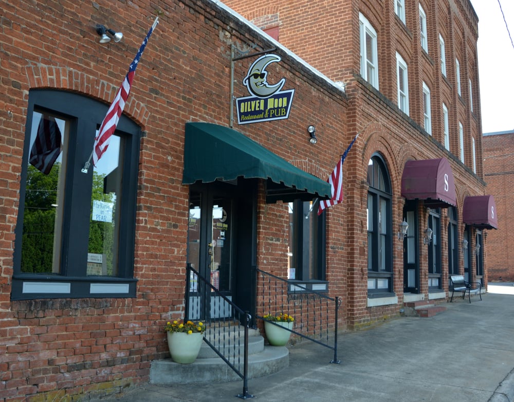 Silver Moon Restaurant & Pub CLOSED American (New) 102 S Main St