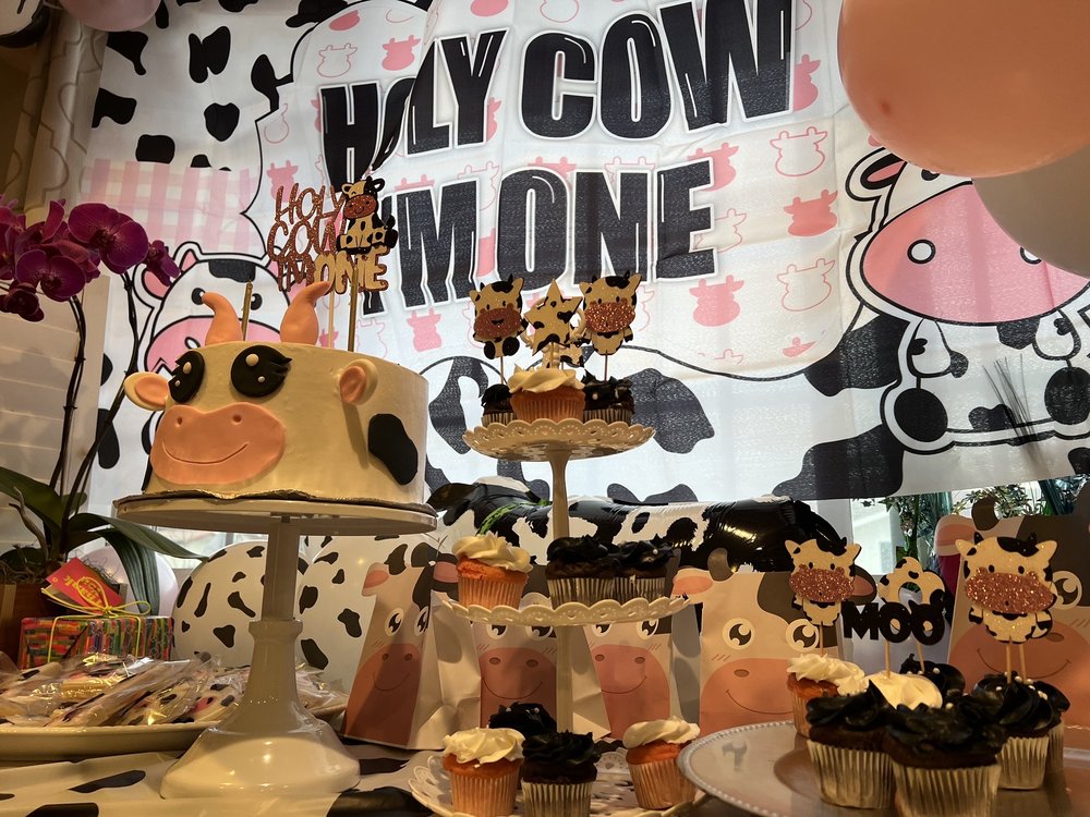3 Little Cupcakes Cafe