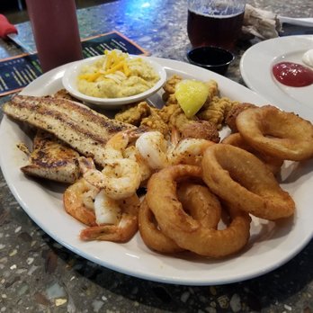 Dave S Oyster Bar And Grill 89 Photos 120 Reviews Seafood Photo Of Dave S Oyster Bar And Grill Gulf Breeze Fl United States