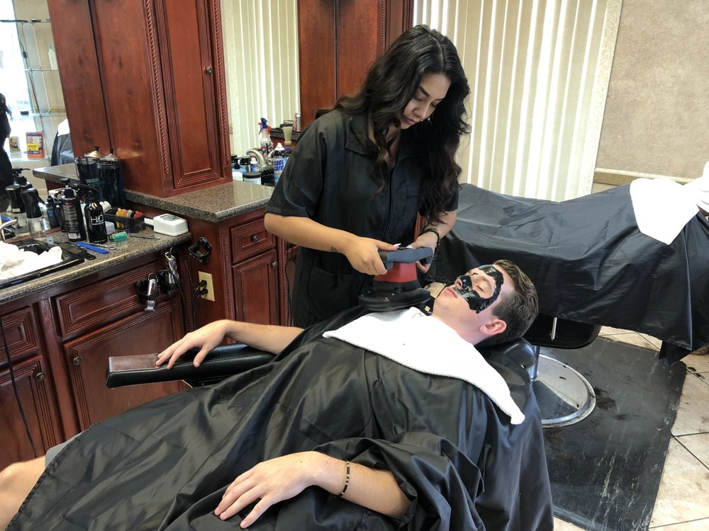 B’s Lounge Barber Shop B’s Lounge Barber Shop