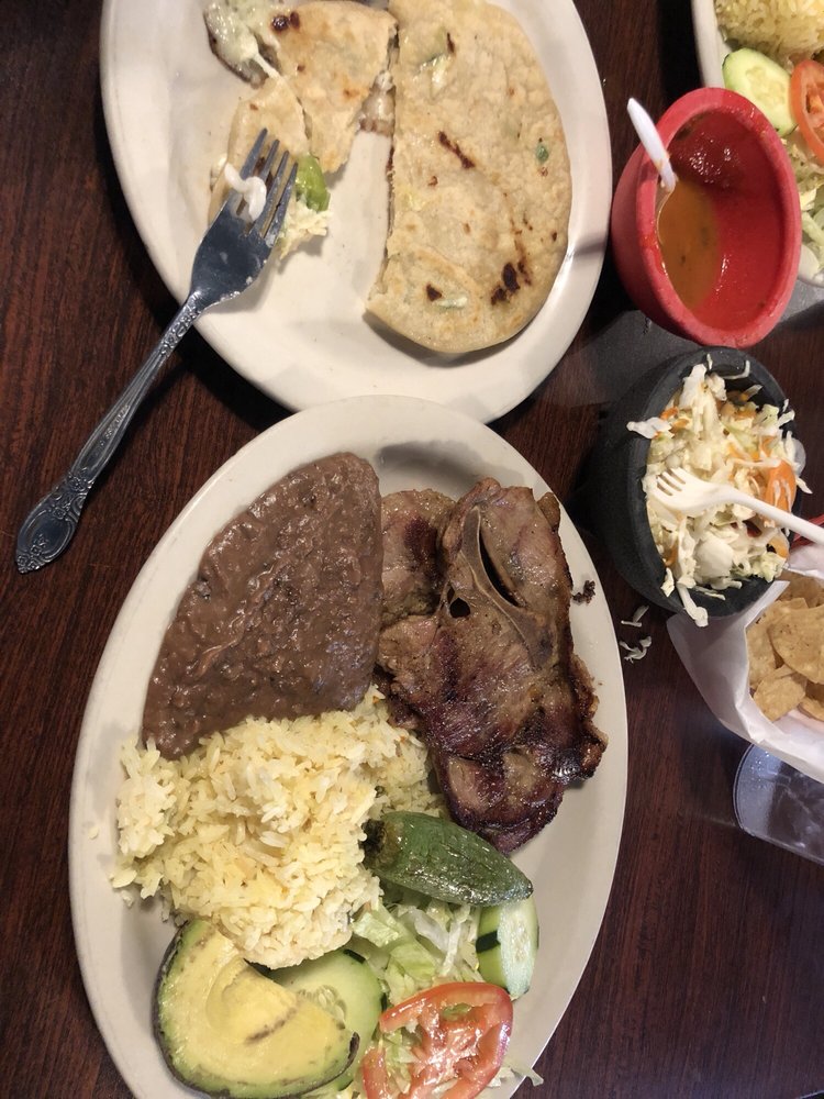 El Salvador Pupuseria Y Restaurante