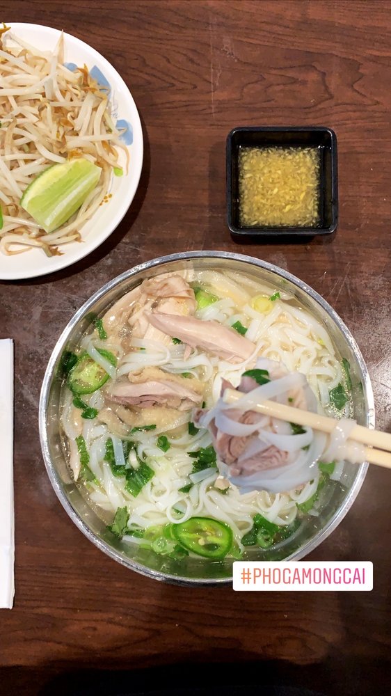 Pho Ga Mong Cai