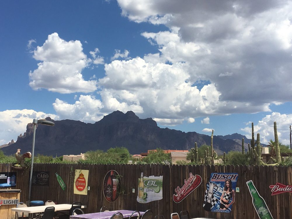 The Hitching Post 27 Photos & 55 Reviews Pizza 2341 N Apache Tr