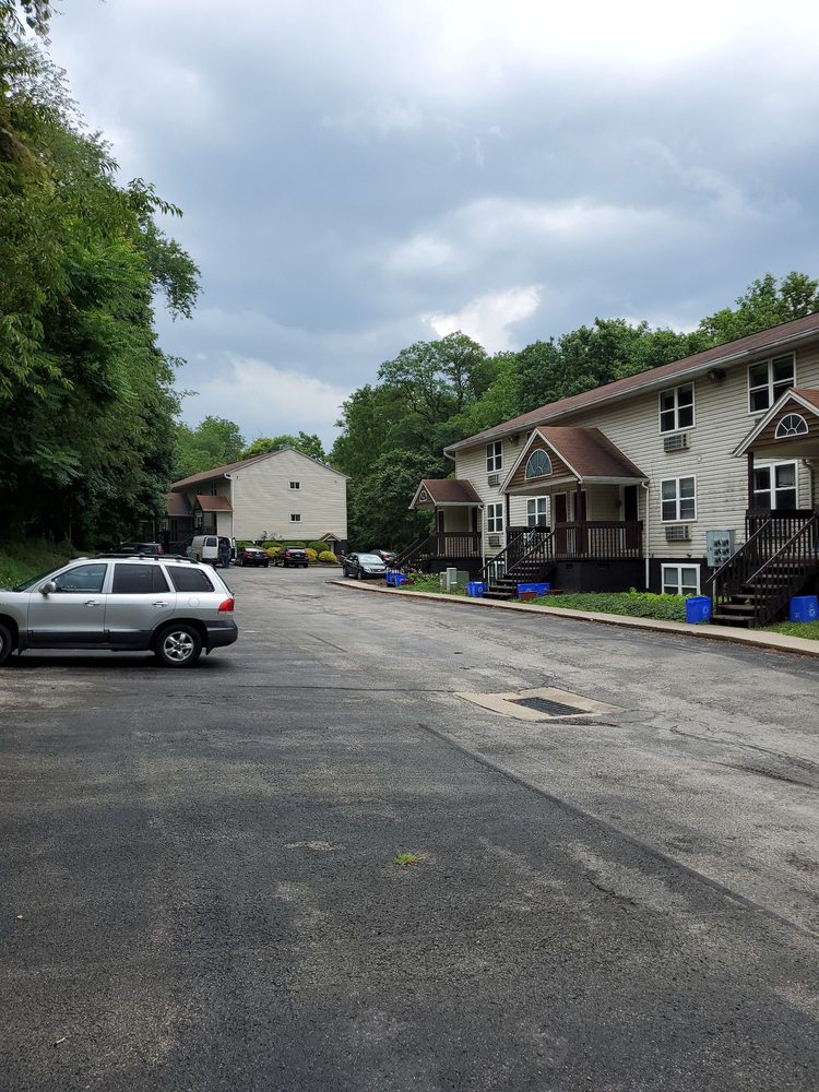 Whispering Glen Apartments