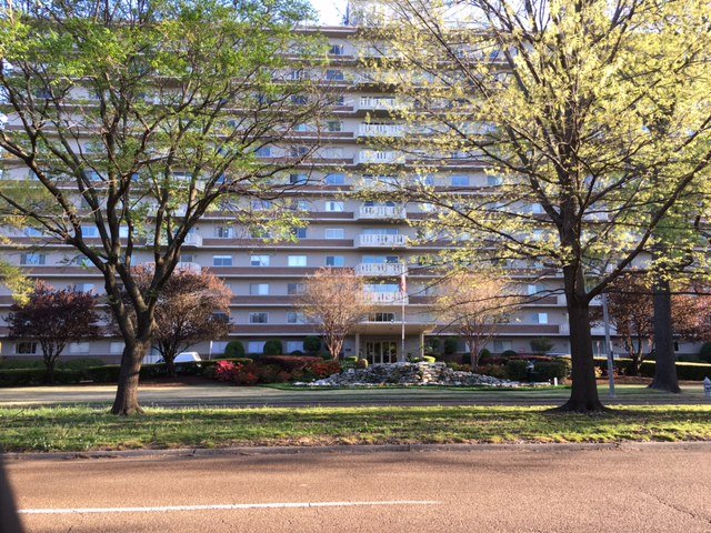 Parkway House Condominiums