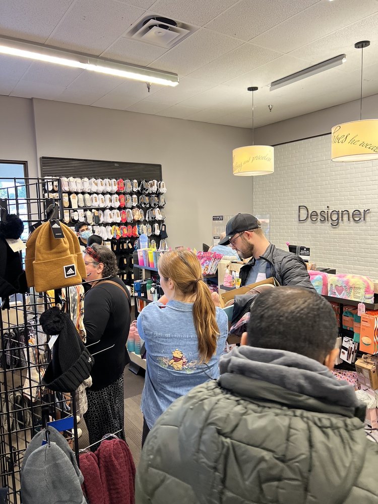 DSW Designer Shoe Warehouse