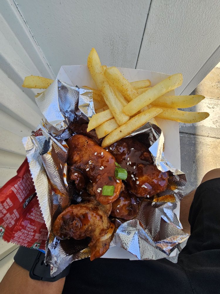 Wings N Waffles