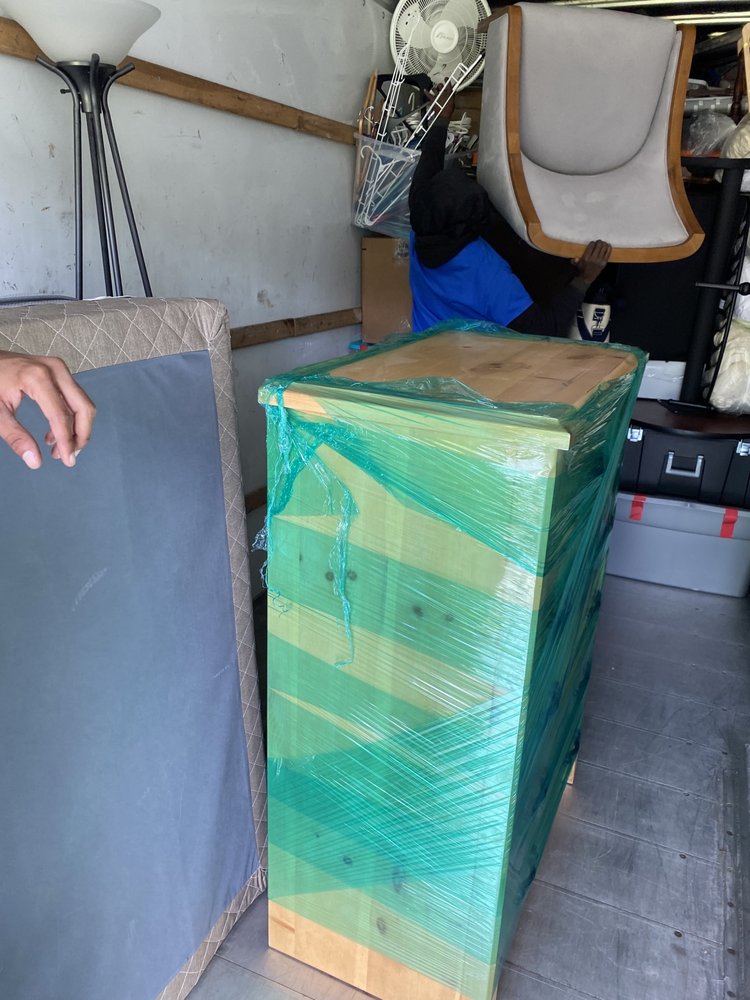 2 Pops & A Truck Movers