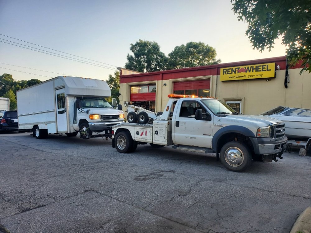 Camacho’s Towing