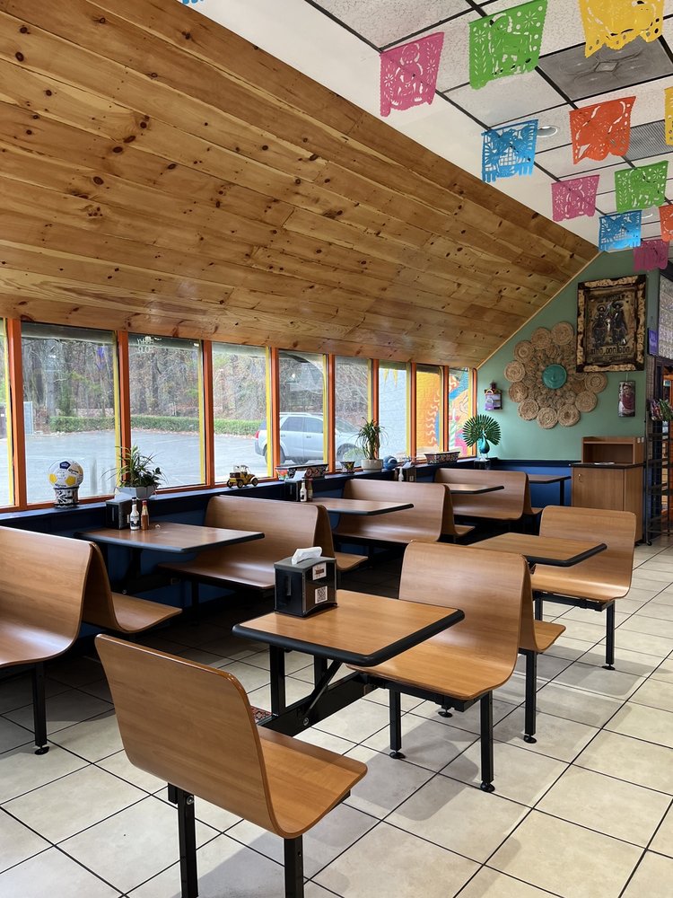 Mexicali Street Tacos & Burrito Bar