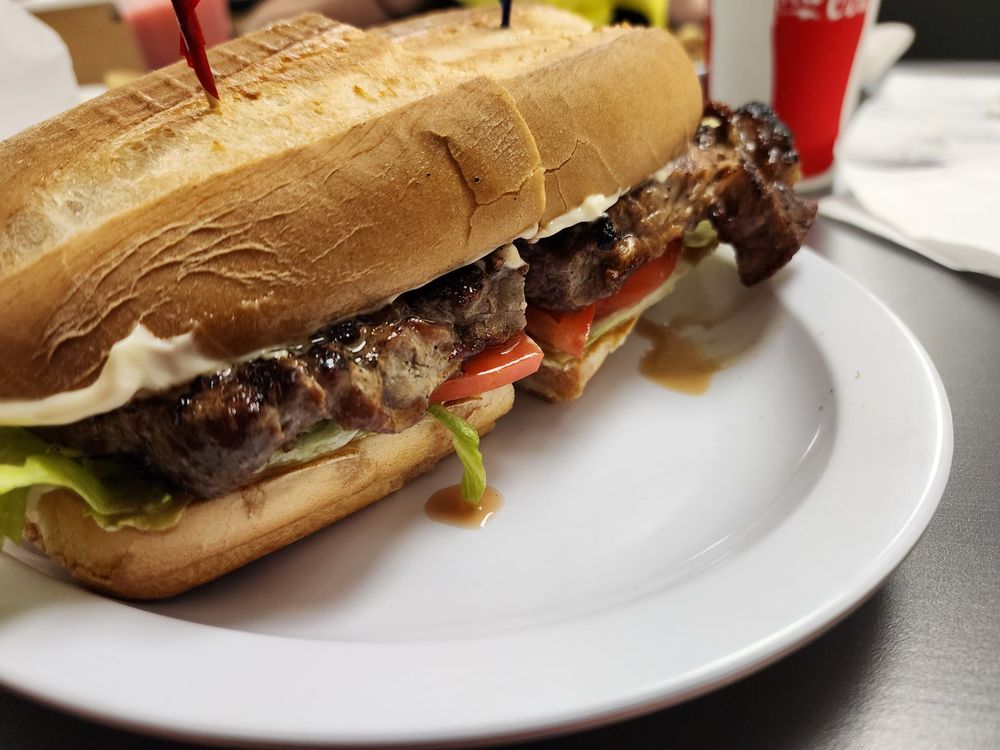 Tom’s Jr Burgers
