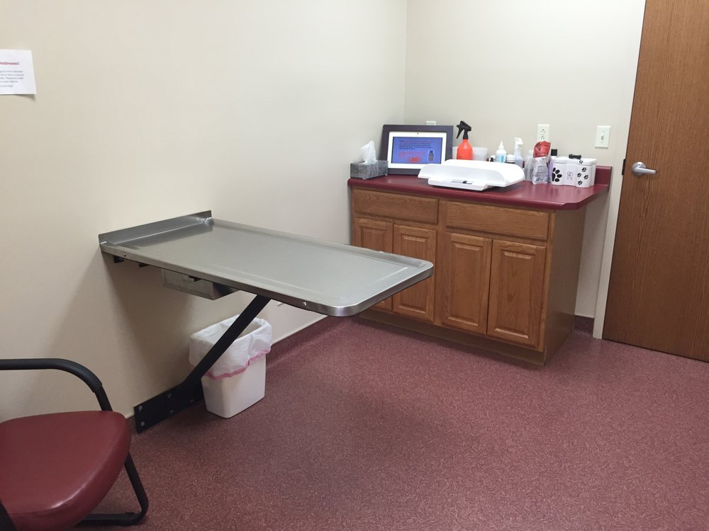 Animal Hospital of Monticello Veterinarians 719 W Bridge St