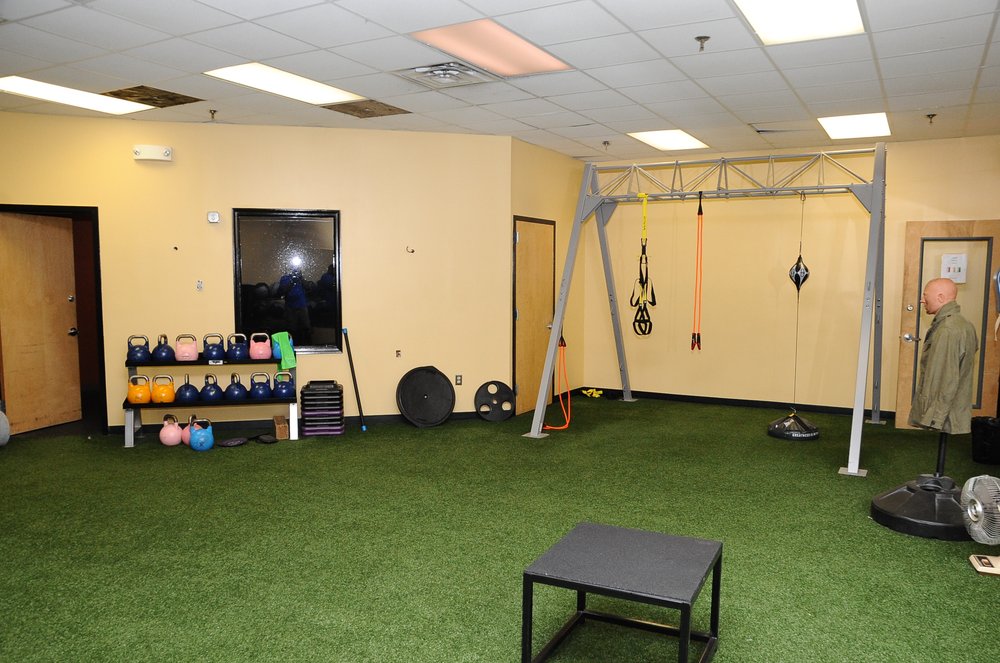 World Gym CLOSED 14 Photos & 16 Reviews Gyms 230 W Dares Beach