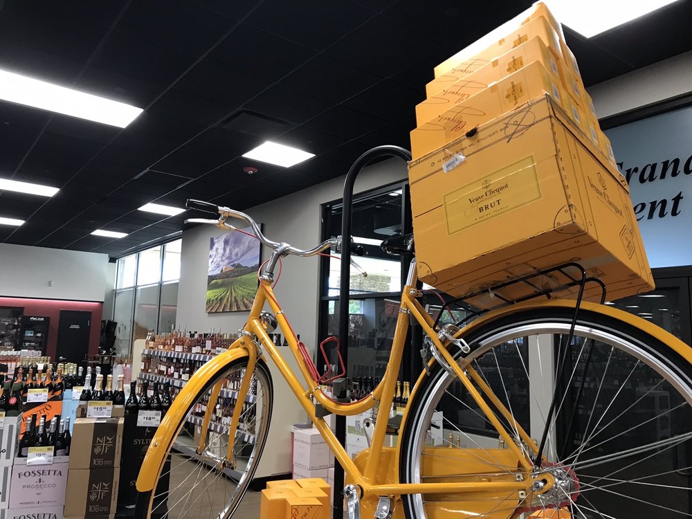 Binny's Beverage Depot, Highland Park Roadtrippers