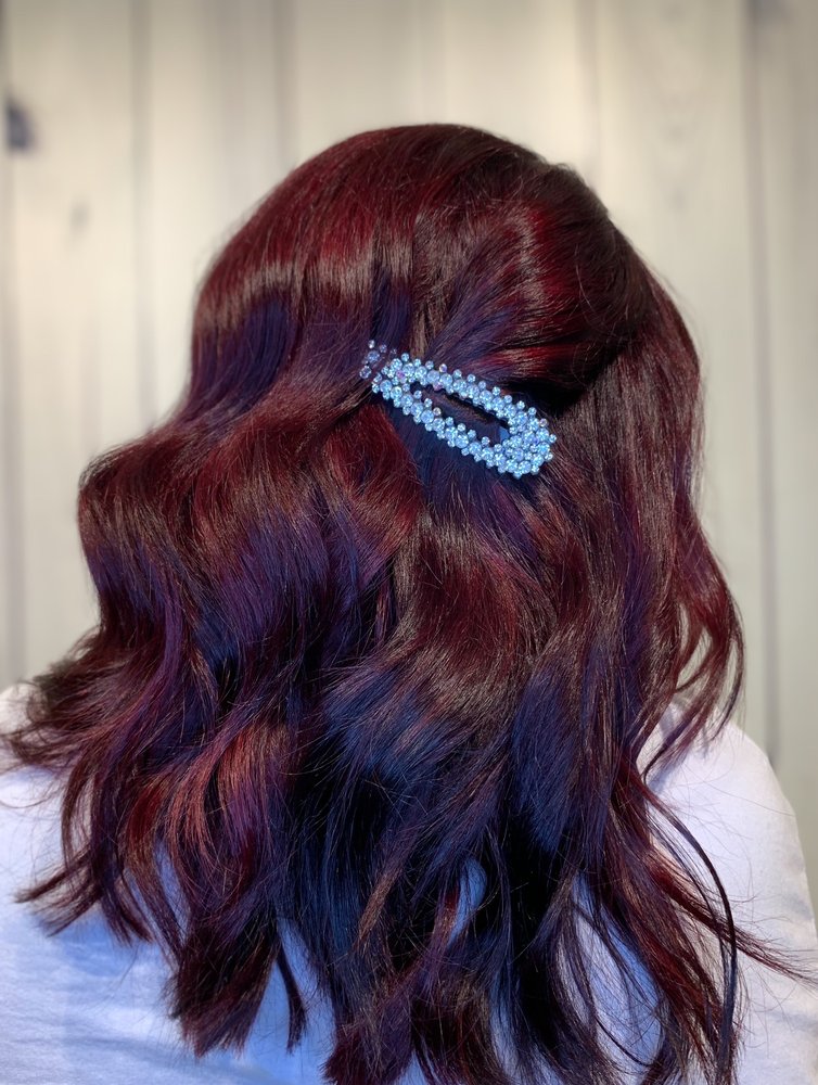 Elizabeth Nicole Salon